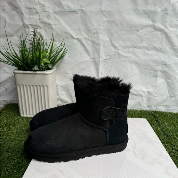 UGG Mini Bailey Button black size 6 new No box Authentic winter boots - Picture 11 of 12